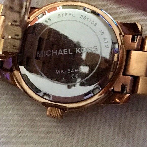 Authentic Beautiful 🤩 Michael Kors Rose Gold watch ⌚️ - Picture 7 of 9
